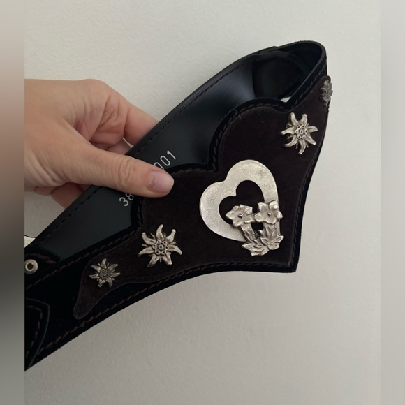 Unique Suede Belt with Silver Heart and Floral Detailing - Picture 4 of 4